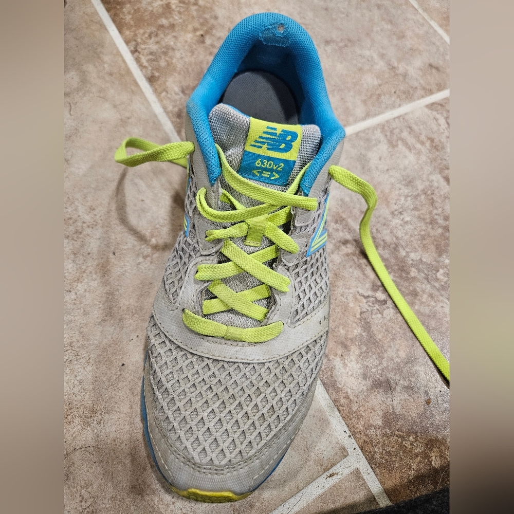 New Balance shoes - Picture 4 of 16